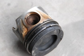 tłok W204 W212 2.2 CDI a651