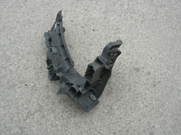 КРОНШТЕЙН ФАРЫ R AUDI Q5 8R0805608B W-WA