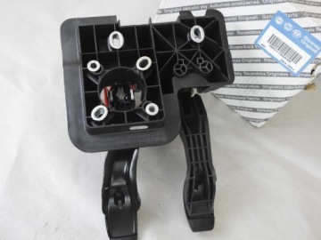 Педаль сцепления тормоза Fiat 500 07-10 без старт/стоп