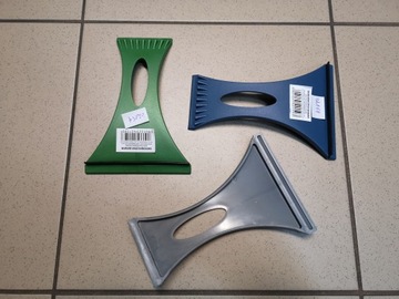 Скребок для льда с ручкой-бананом.