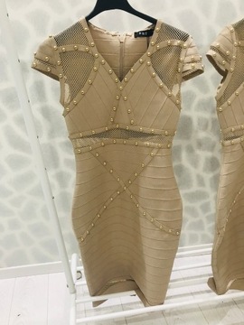 Платья доступны сразу