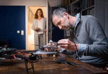 Светодиодная лампа-свеча 4W =40W E27 теплая 2700K OSRAM