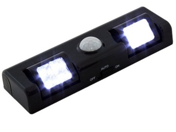 Lampka nocna LED z czujnikiem ruchu na baterie