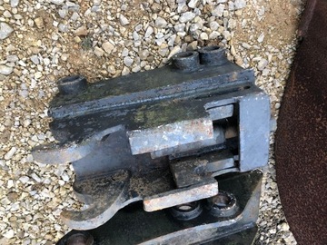 Быстроразъёмное устройство для навесного оборудования для экскаваторов