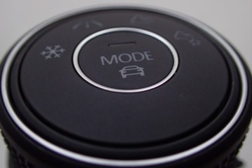 ПЕРЕКЛЮЧАТЕЛЬ УПРАВЛЕНИЯ ПРИВОДОМ VW T-ROC 17-