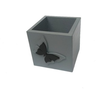 Контейнер и органайзер для кистей для макияжа.