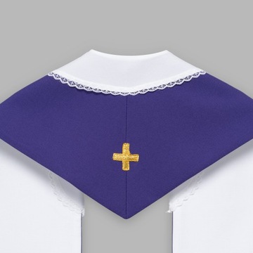 Широкий палантин с двусторонней вышивкой.