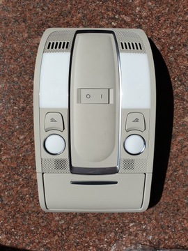LAMPKA PODSUFITKI PRZOD PANEL AUDI Q7 4L0947135G