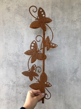 Бабочки на ветке садового украшения Rust Industrial
