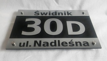 Гравированная адресная тарелка. Номер дома. Штаб -квартира