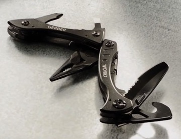 Multitool Gerber Crucial Black Blister