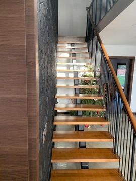 Schody drewniane konstrukcja stalowa loft metalowa
