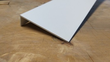 Kątownik Aluminiowy 80 x 20 x 2 mm dł 2m BIAŁY MAT