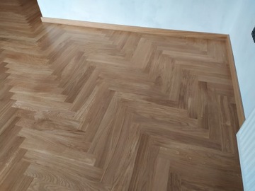 ДУБОВЫЙ ПАРКЕТ, МАССИВ ЕЛОЧКА, КЛАСС 1, ширина доски 10 см.