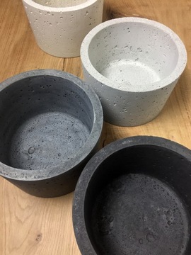 BETONOWA DONICA Z BETONU okrągła wysokość 20 cm