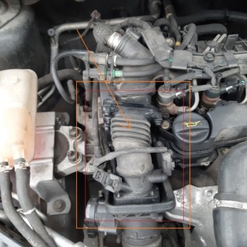 ШЛАНГ К ВПУСКНОМУ ПАТРУБКУ MAZDA 3 BK BL 1.6D
