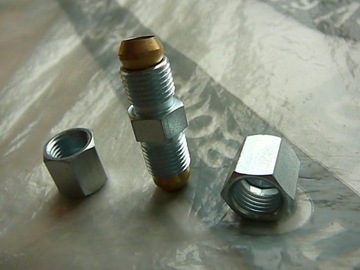 Разъем тормозного кабеля без обжима, трубка 6 мм