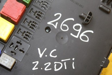 БЛОК ПРЕДОХРАНИТЕЛЕЙ VECTRA C 2.2 DTI 13112914AU