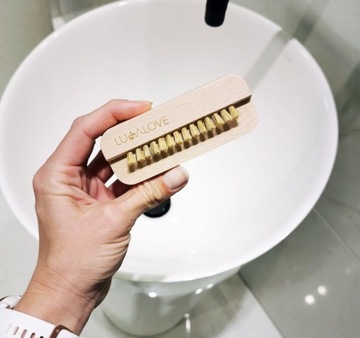 Щетка для чистки ногтей Lullalove для детей и взрослых