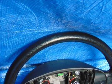 МНОГОФУНКЦИОНАЛЬНОЕ РУЛЕВОЕ КОЛЕСО VOLVO V50 S40