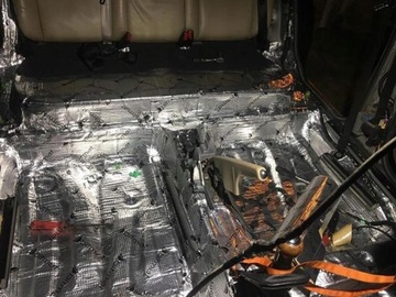 MATA WYGŁUSZAJĄCA BUTYLOWA BITUMICZNA Z ROLKI WAWA do samochodu izolacja