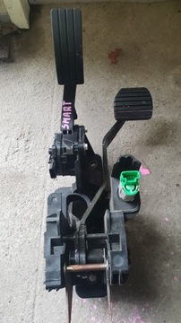 PEDAŁY KOMPLETNE DO TWINGO III SMART FORFOUR II