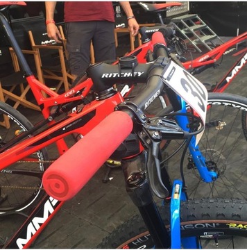 CHWYTY GRIPY ROWEROWE PIANKOWE MOMUM #1 LEKKIE 30M