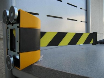 Rozwijana taśma ostrzegawcza kaseta ścienna 7,7 m