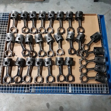 Tłok Korbowód D0836 D0826