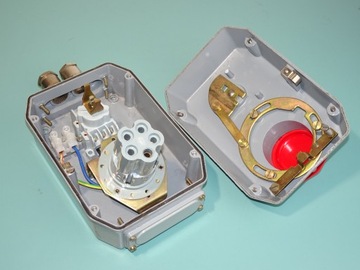 CEWE GNIAZDO ŚCIENNE 16A 380V 5P Z ODCIĘCIEM PRĄDU