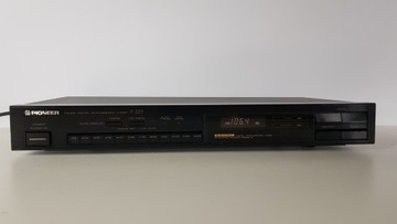 Цифровой стереотюнер Pioneer F225