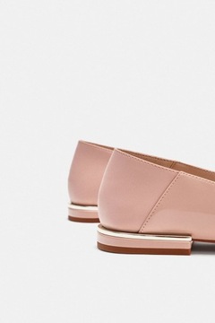 ZARA - pudrowee lakierowane mokasyny z kokardą -40