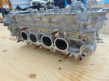 KOMPLETNÍ HLAVA LEXUS IS300 HYBRID