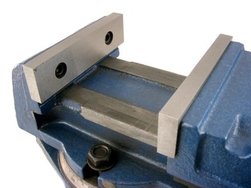 Машинные тиски с поворотным основанием 125 мм.