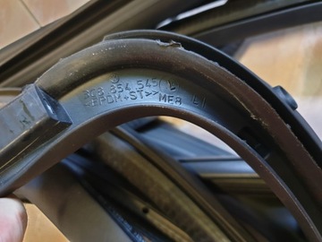 РЕЗИНОВАЯ ПРОКЛАДКА ДВЕРИ VW PASSAT CC LIFT 3C8854543J