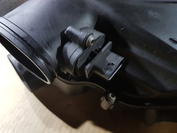 BMW F01 F02 750I POUZDRO FILTRU VZDUCHU