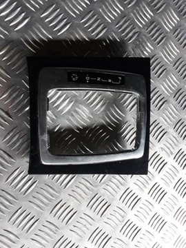 RAMKA OSŁONA ZMIANY BIEGÓW W204 A2046800059