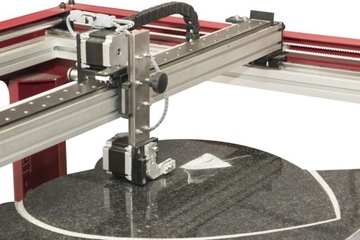 Гравировальный станок по камню Multigraf 700.