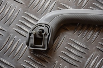 РУЧКА ПОТОЛКА ПРАВАЯ ЗАДНЯЯ HONDA CIVIC VII 5D