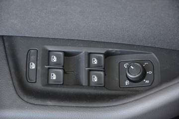 4X ОБИВКА БОКОВЫХ ДВЕРЕЙ VW PASSAT B8