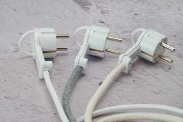 плоская вилка SLIM 230 В не выступает из розетки LOFT