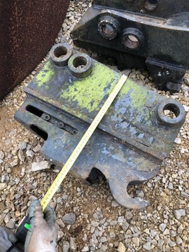 Быстроразъёмное устройство для навесного оборудования для экскаваторов