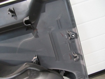 ОБИВКА ПРАВАЯ БОКОВАЯ VW T5 7H1868716C