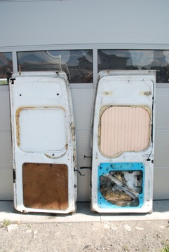 TRANSIT MK7 06-13R DRZWI PRAWY LEWY TYŁ H2