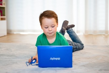 ОБРАЗОВАТЕЛЬНЫЙ НОУТБУК ДЛЯ ДЕТЕЙ KINDERPLAY ДЛЯ ИЗУЧЕНИЯ БУКВ, 120 ВАРИАНТОВ