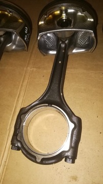 VOYAGER TOWN CARAVAN 11-19R 3.6 PÍST Z OJNICE