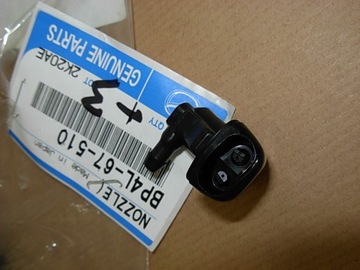 DYSZA SPRYSKIWACZA SZYBY MAZDA 3 BK H/BECK PRAWA