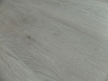 BESA 8111 ДУБОВЫЕ ПАНЕЛИ 8 мм AC4 V-образный СОЕДИНЕНИЕ!!!