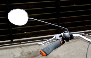 Велосипедное зеркало AJS, длинный кронштейн, 25 см, ЧЕРНОЕ