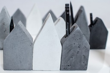 eco Domek z betonu - pojemnik na długopisy